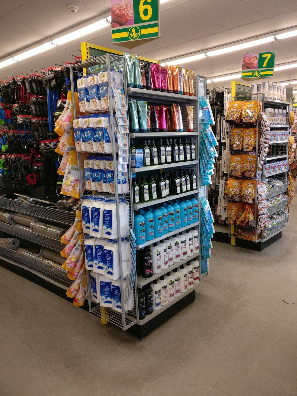 Dollarama | 199 Wentworth St W, Lake Vista Square, Oshawa, ON L1J 6P4, Canada | Phone: (905) 725-4606