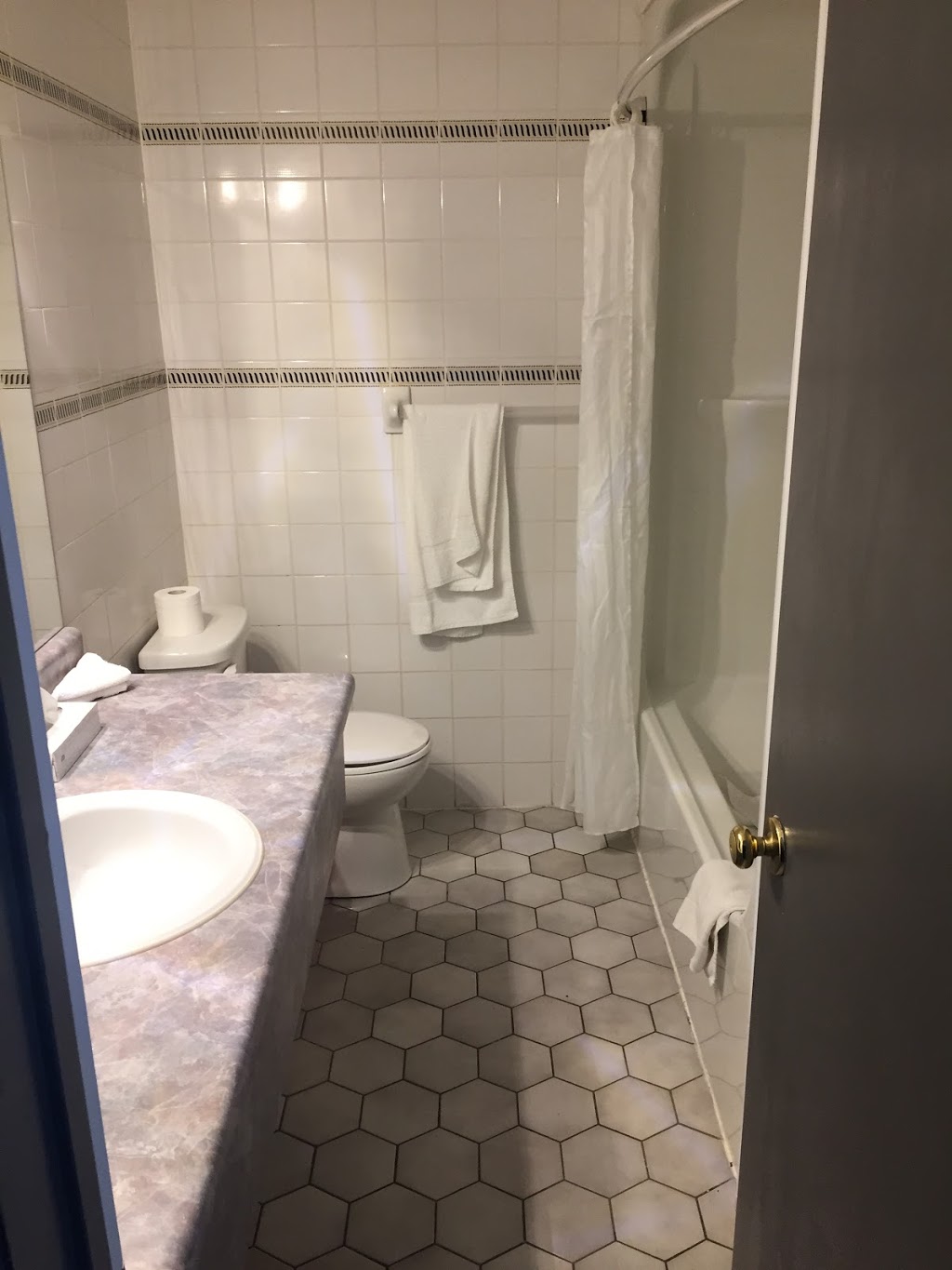 Travelodge by Wyndham Rigaud | 50 Rue Saint-Jean-Baptiste Ouest, Rigaud, QC J0P 1P0, Canada | Phone: (450) 451-4726
