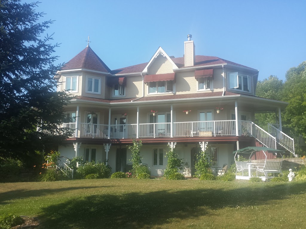Auberge Le Louis Philippe II | 5650 Rue Principale, Lourdes-de-Joliette, QC J0K 1K0, Canada | Phone: (450) 753-5019