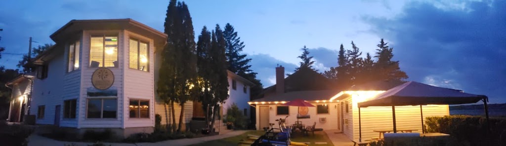 Lakeside Country Inn, Manitou Beach - Hotel & Watercraft Rentals | 504 MacLachlan Ave, Manitou Beach, SK S0K 4T1, Canada | Phone: (888) 946-2211