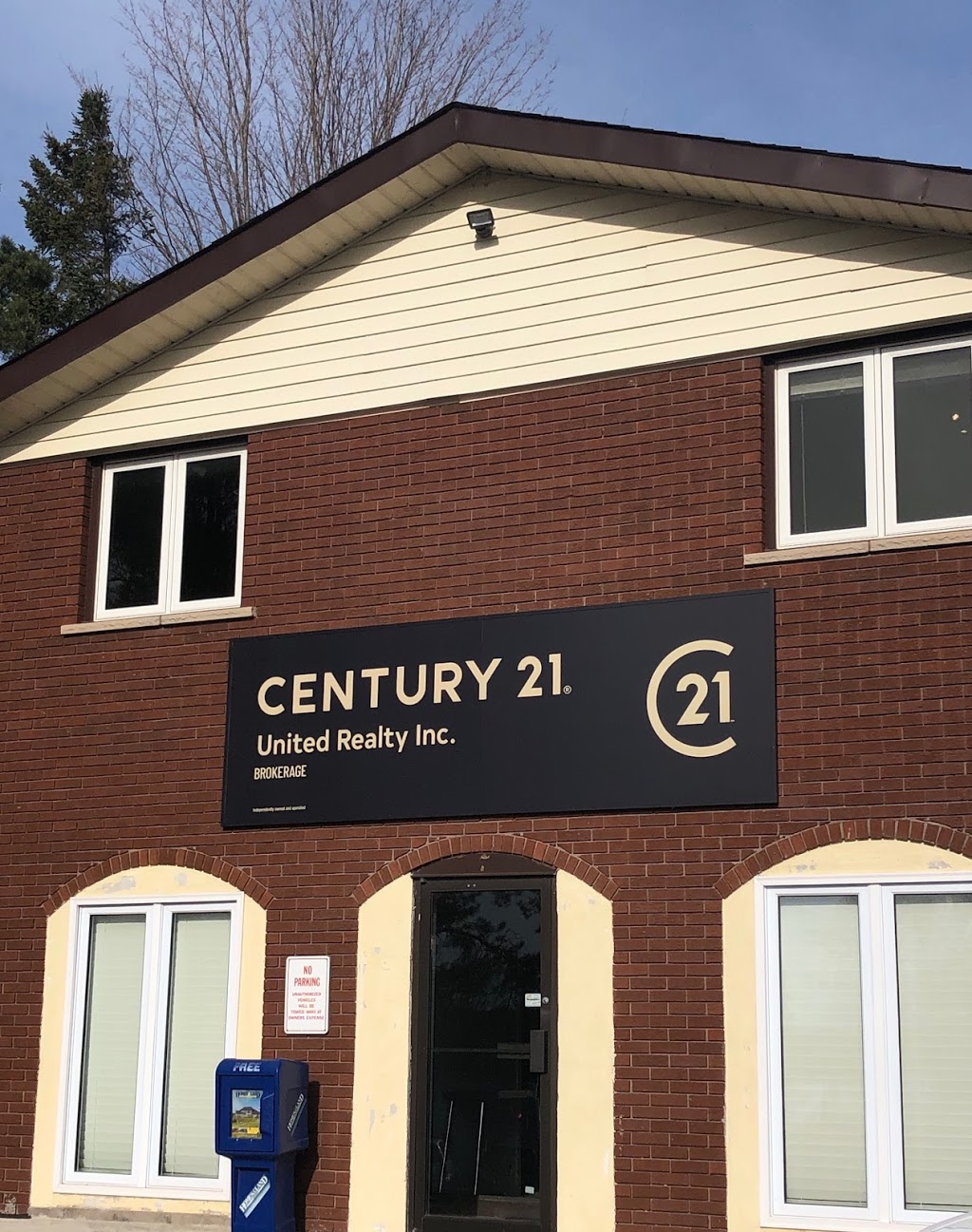Century 21 United Realty Inc. | 903 Kelly Blvd Unit A, Bridgenorth, ON K0L 1H0, Canada | Phone: (705) 296-2121
