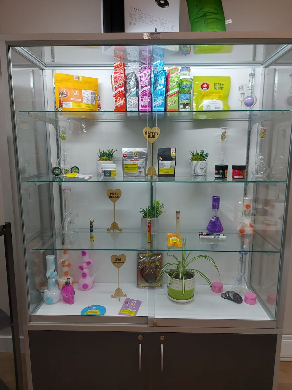 Pure Plant Cannabis | 12 ON-518 Unit C, Emsdale, ON P0A 1J0, Canada | Phone: (647) 909-1214