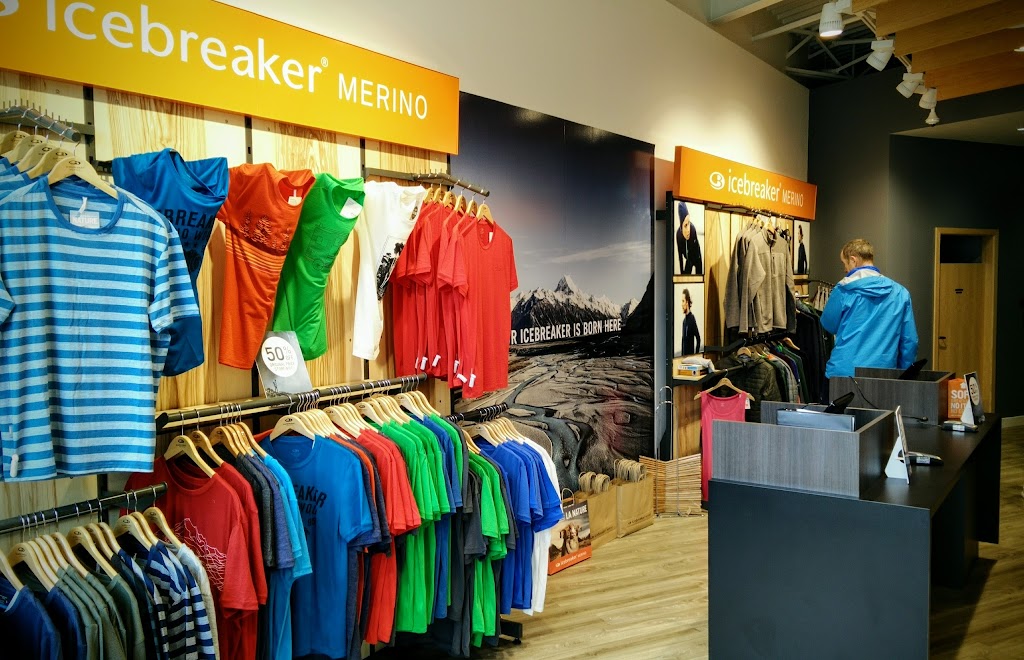 icebreaker | McArthurGlen Designer Outlet Centre Vancouver, 7899 Templeton Station Rd #1069, Richmond, BC V7B 0B7, Canada | Phone: (604) 278-8702