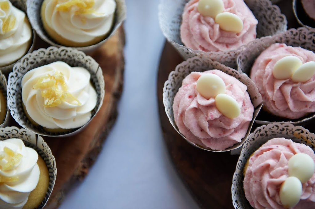 Cakes by Jan | 900 Marl Meadow Ct, Kitchener, ON N2R 1L4, Canada | Phone: (519) 896-5222