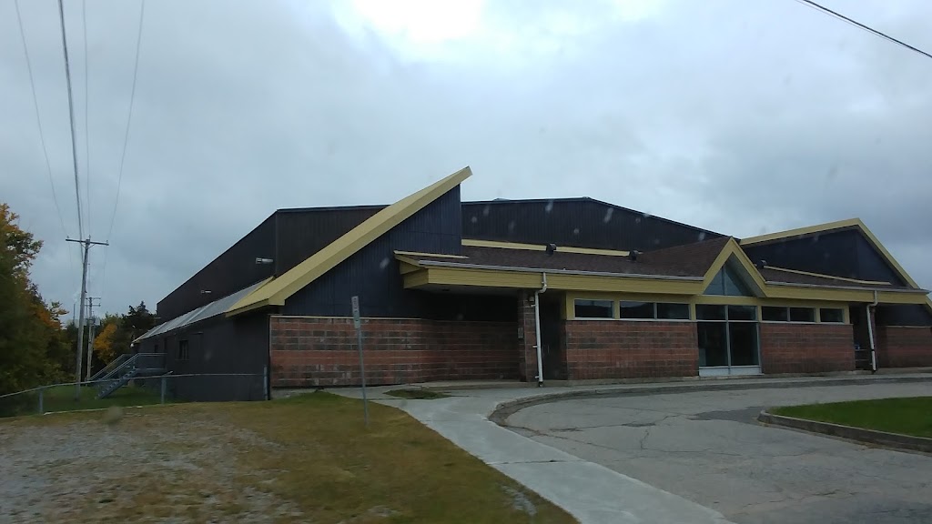 Windsor Arena | 250 Rue Georges-Guilbault, Windsor, QC J1S 1M8, Canada | Phone: (819) 845-7888