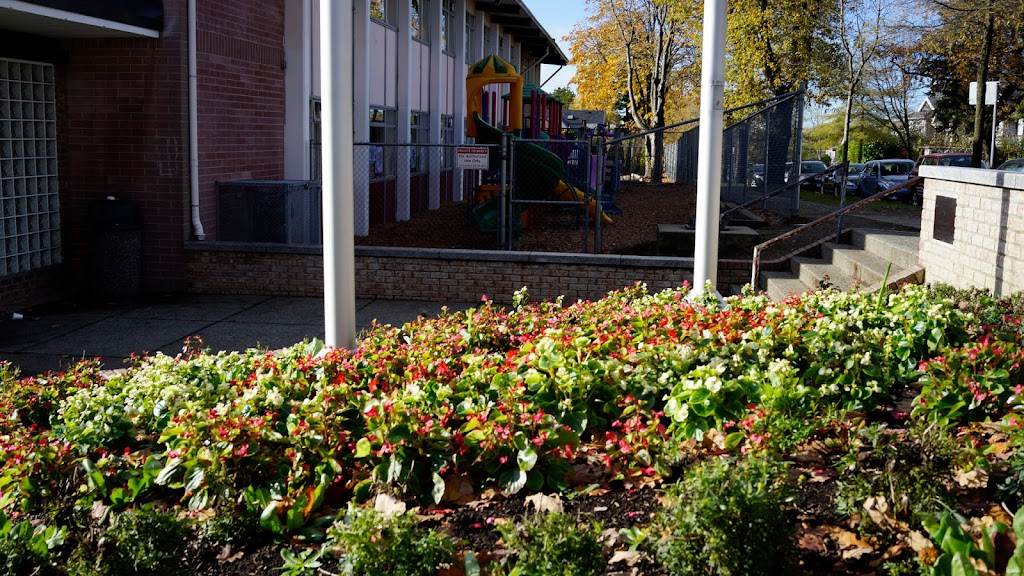 St. Andrews Elementary School | 450 E 47th Ave, Vancouver, BC V5W 2B4, Canada | Phone: (604) 325-6317
