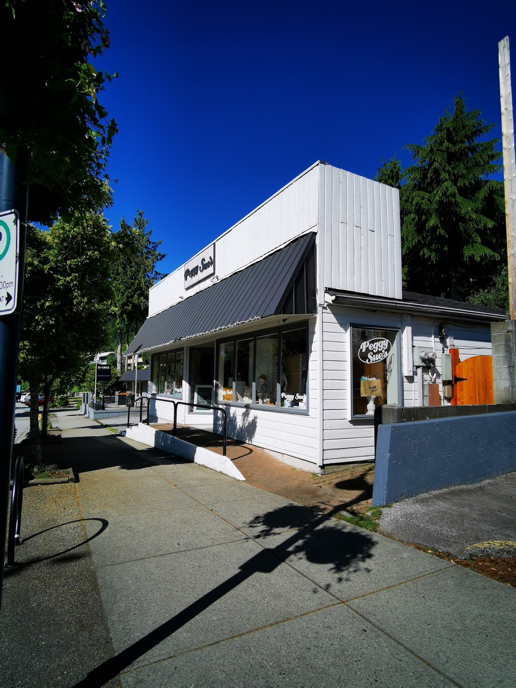 Peggy Sues At The Landing | 308 Gower Point Rd, Gibsons, BC V0N 1V0, Canada | Phone: (604) 886-3818