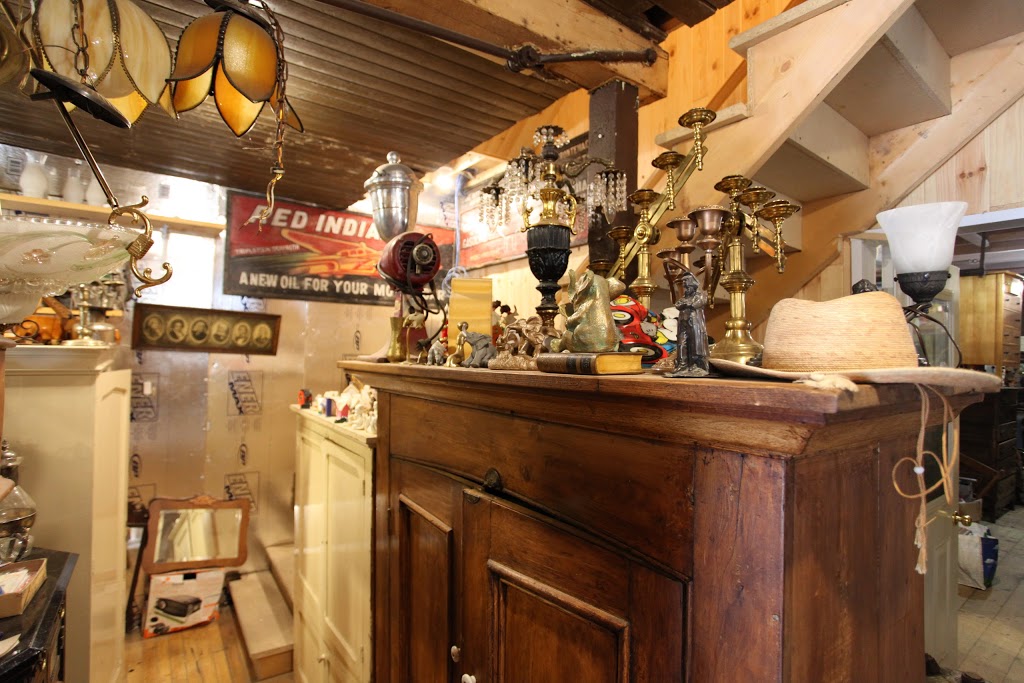 Antiquité Brocante Chez Yvan | 279 Chemin du Roy, Deschambault, QC G0A 1S0, Canada | Phone: (418) 286-4112