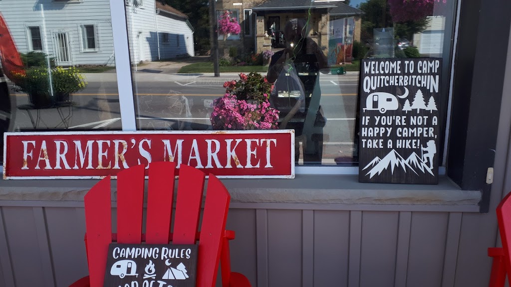 The Red Express | 21 Elora St S, Clifford, ON N0G 1M0, Canada | Phone: (519) 292-1404