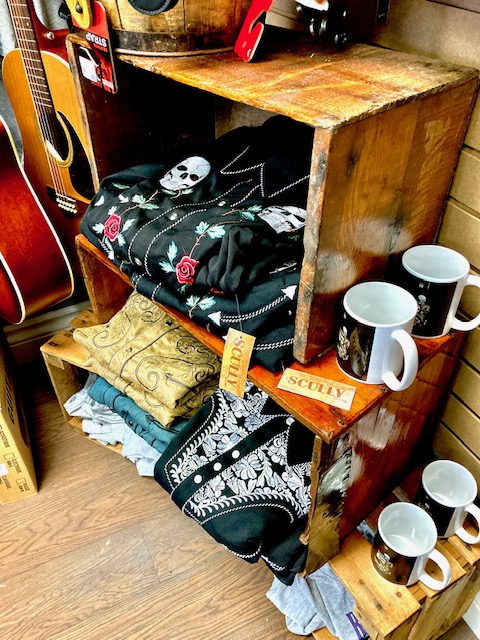 Black Rose Guitar House | 18 Mill St E, Acton, ON L7J 1G9, Canada | Phone: (519) 929-9094