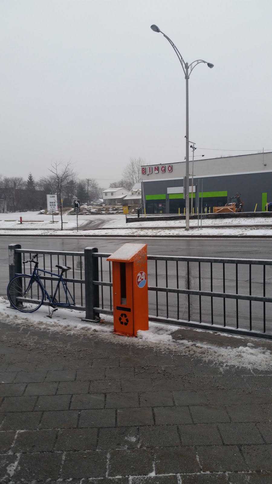 Quilles G Plus | 12255 Rue Grenet, Montréal, QC H4J 2J9, Canada | Phone: (514) 334-7881
