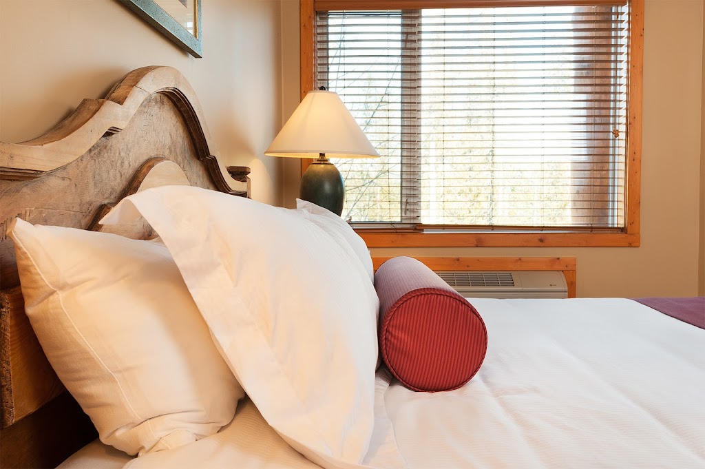 Lizard Creek Lodge | 5346 Highline Dr, Fernie, BC V0B 1M6, Canada | Phone: (877) 228-1948