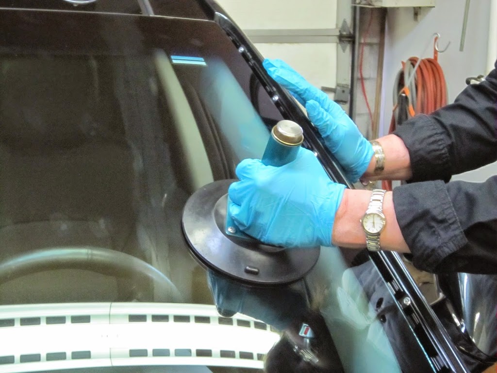 Rods Auto Glass & Upholstery | 2986 Boys Rd, Duncan, BC V9L 6W4, Canada | Phone: (250) 748-4466