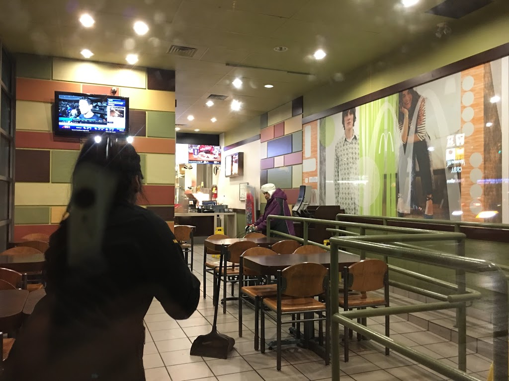 McDonalds | 8631 Granville Avenue, Vancouver, BC V6P 5A2, Canada | Phone: (604) 718-1142