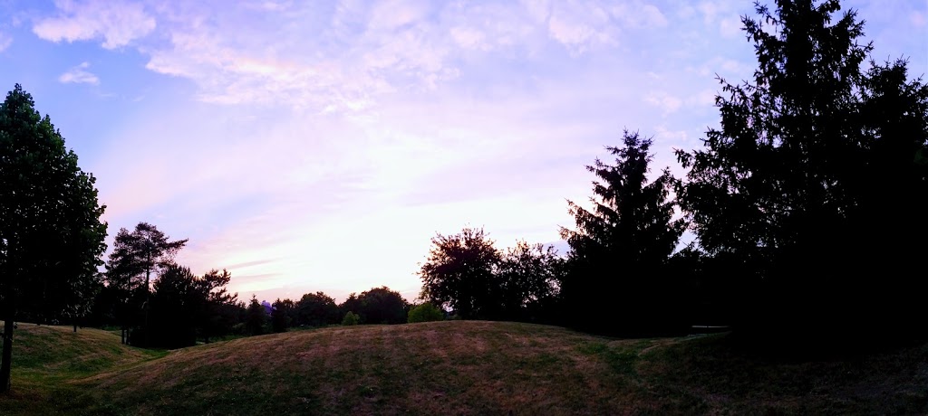 White Oak Parkette | Springbrook Dr., W. of Bayview Av & N. of Bantry Ave., Richmond Hill, ON L4B 3R3, Canada | Phone: (905) 771-8800