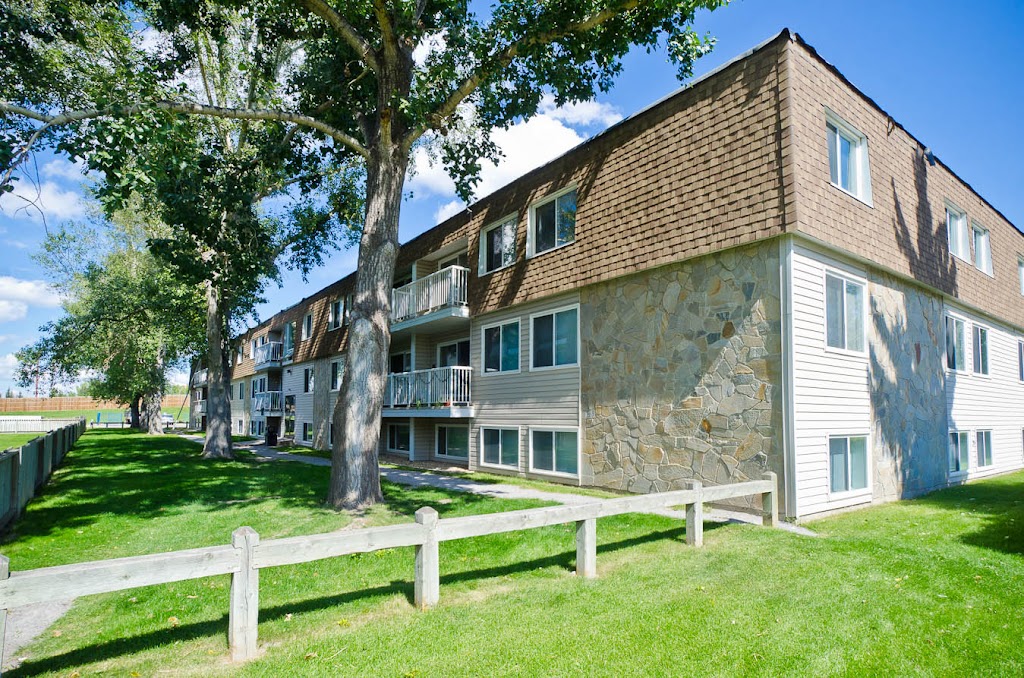 Lakeside Estates | 5334 Lakeview Dr SW, Calgary, AB T3E 5R9, Canada | Phone: (403) 531-9129