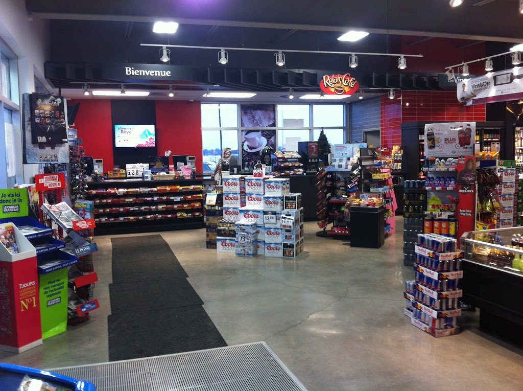 Petro-Canada | 405 Rue de Carillon, Saint-Jean-sur-Richelieu, QC J3B 4C1, Canada | Phone: (450) 376-6771