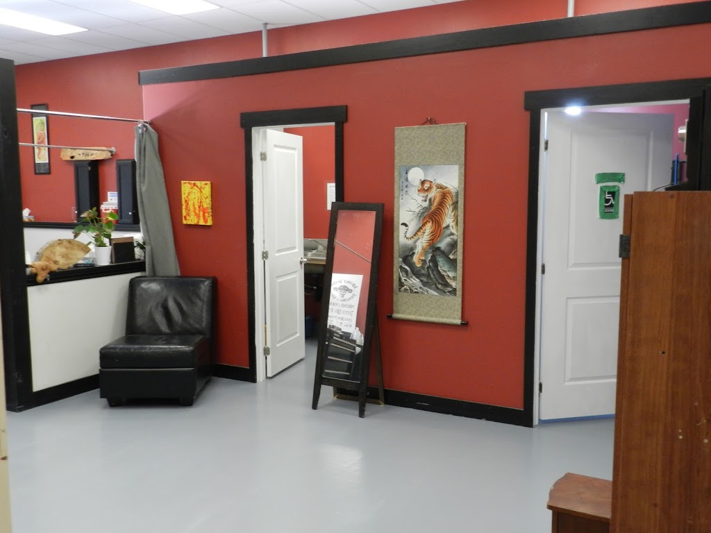 Mutiny Tattoo Piercing & Vape | 851 Princess St, Kingston, ON K7L 1G7, Canada | Phone: (613) 776-9090