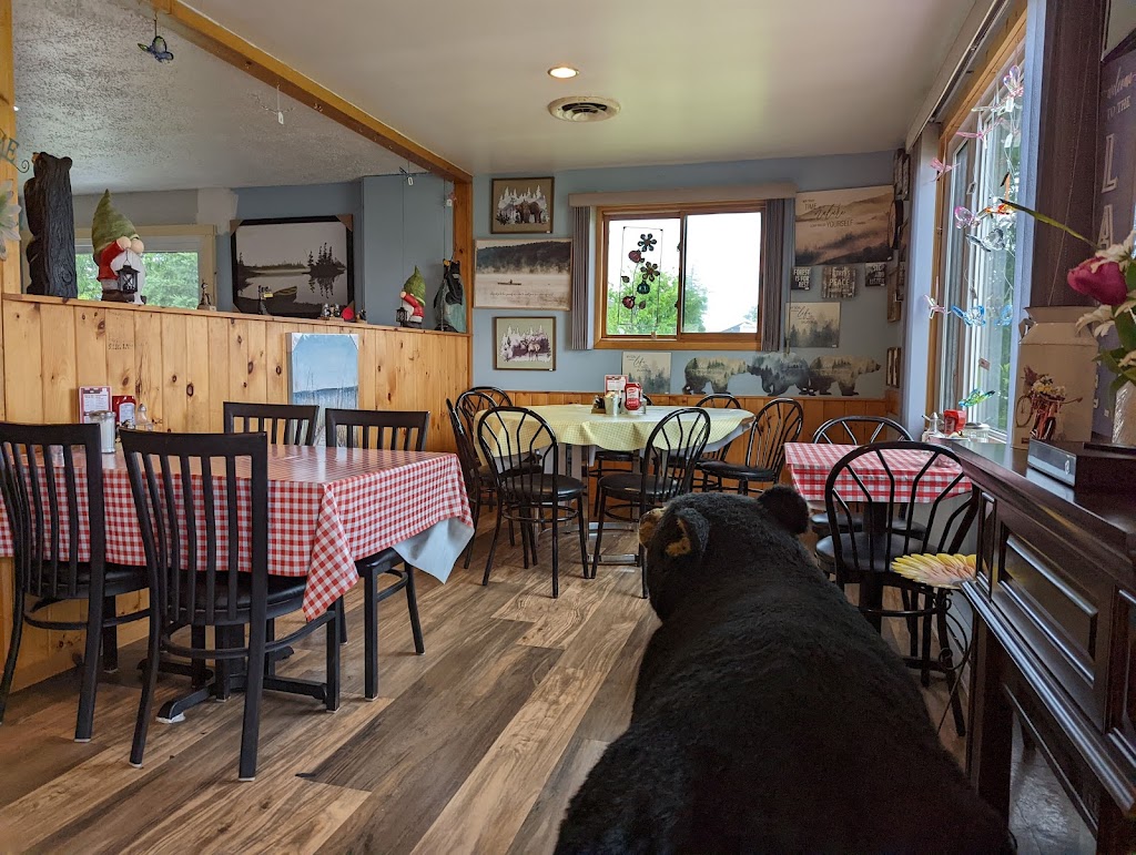 Bear Tracks Inn and Restaurant | 2837 Hwy 6, Lions Head, ON N0H 1W0, Canada | Phone: (519) 793-3555