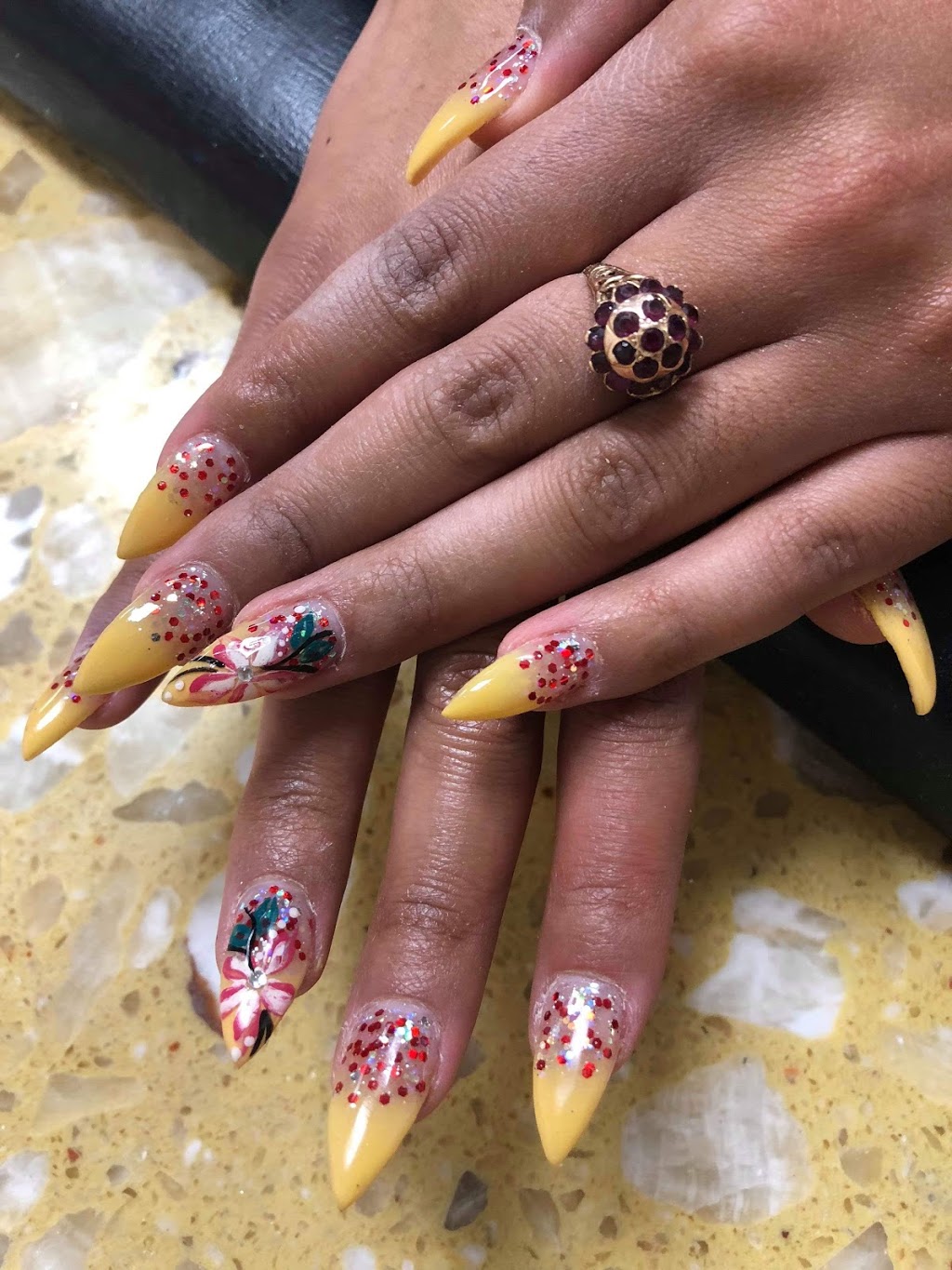 Nice Nails 4 U | 3-515 Harvey Ave, Kelowna, BC V1Y 6C7, Canada | Phone: (778) 484-0072