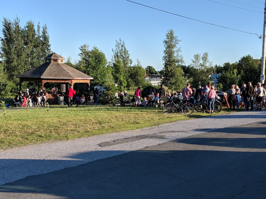 Parc Broughtonnais | 274-292 12e Rue E, East Broughton Station, QC G0N 1H0, Canada | Phone: (418) 427-2608