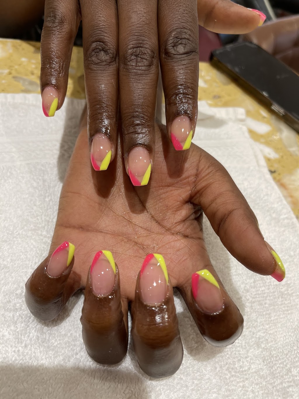 Jolis Ongles | 101 Bd Cardinal Léger, Pincourt, QC J7V 3Y3, Canada | Phone: (514) 453-7119