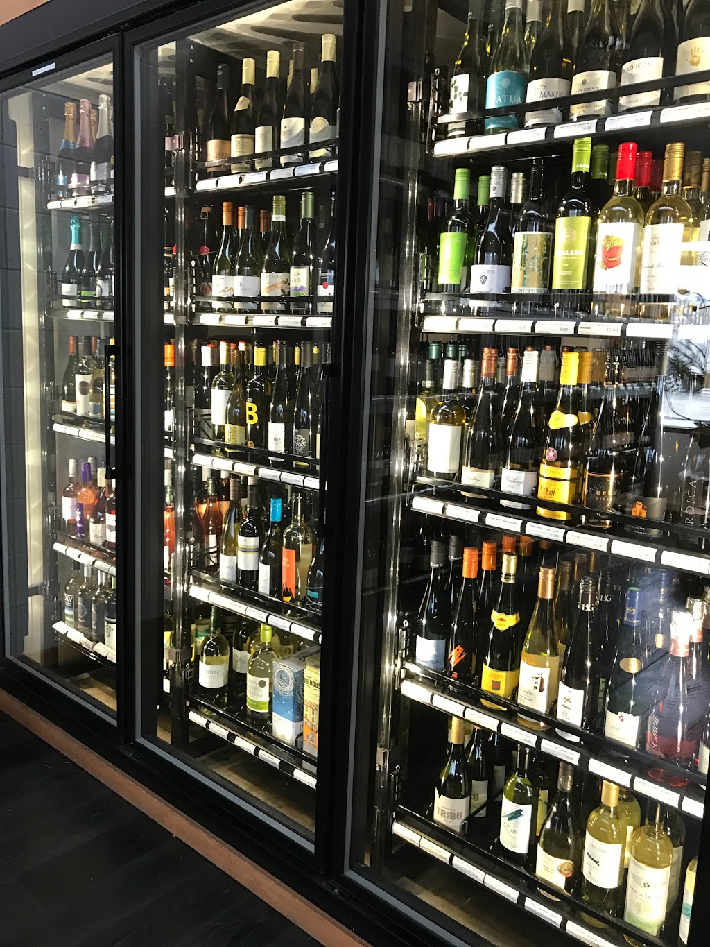 New District Wine Beer Spirits | 5650 Dunbar St, Vancouver, BC V6N 1W7, Canada | Phone: (604) 267-2337