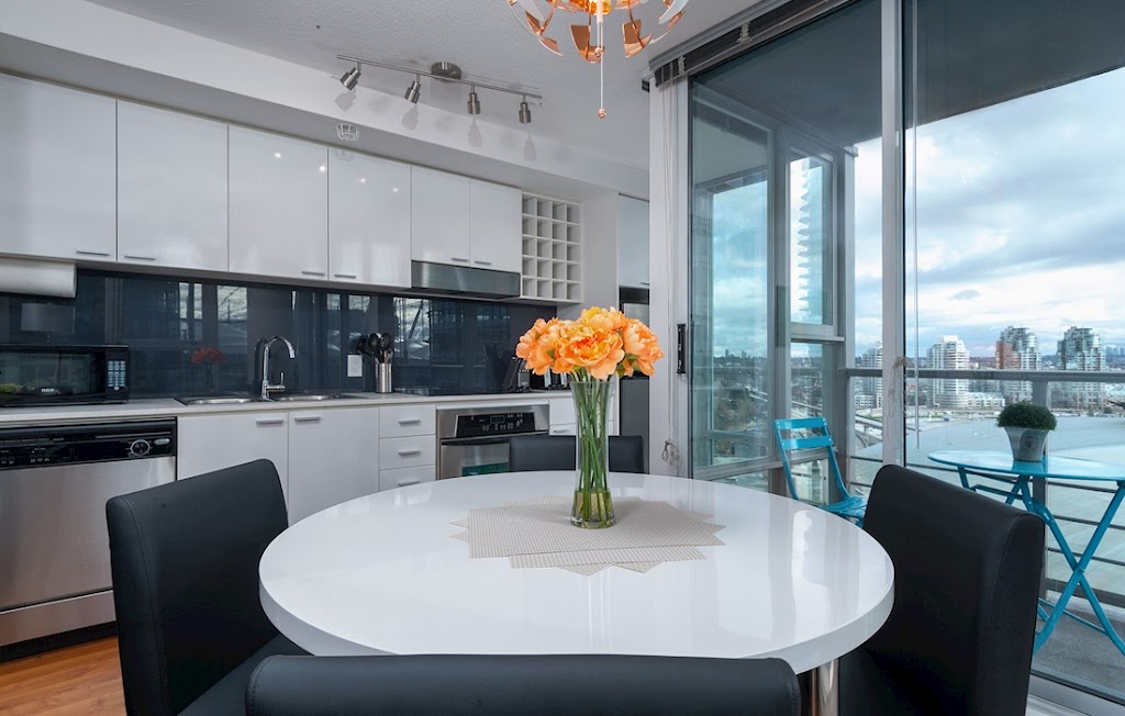 Premiere Suites | 131 Regiment Square, Vancouver, BC V6B 1X6, Canada | Phone: (888) 575-7808