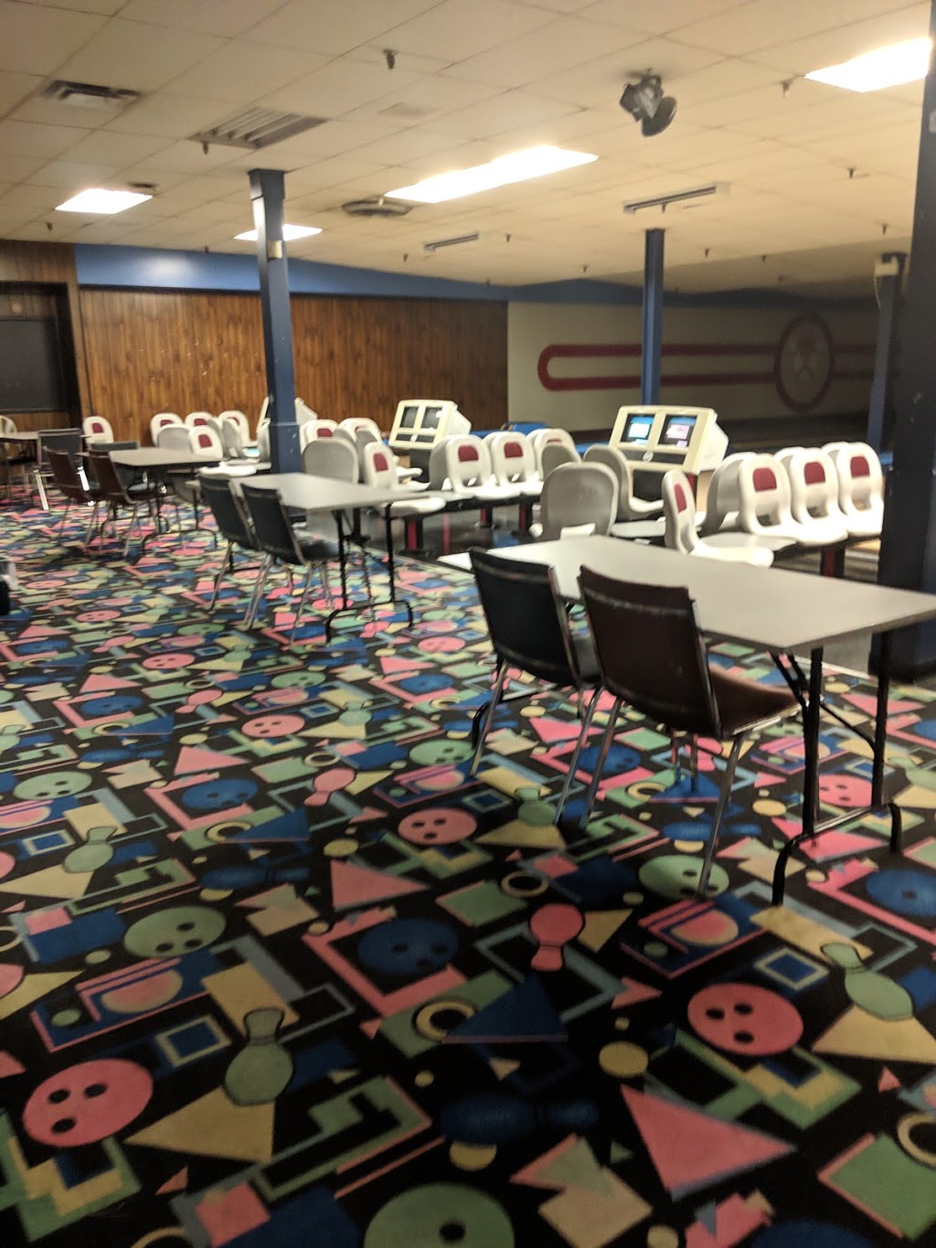 Victoria Bowling Lanes | 280 Victoria St S, Kitchener, ON N2G 2C3, Canada | Phone: (519) 745-3411