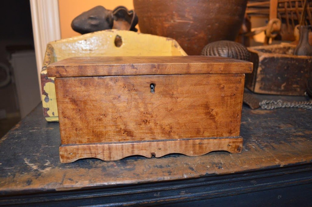 Antiques LEmpreinte Du Temps | 671 Rue du Béarn, Saint-Jean-sur-Richelieu, QC J3A 1Z9, Canada | Phone: (514) 795-9484