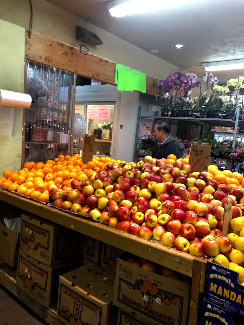 Triple A Florist | 4362 Hastings St #101, Burnaby, BC V5C 2J9, Canada | Phone: (604) 466-3103