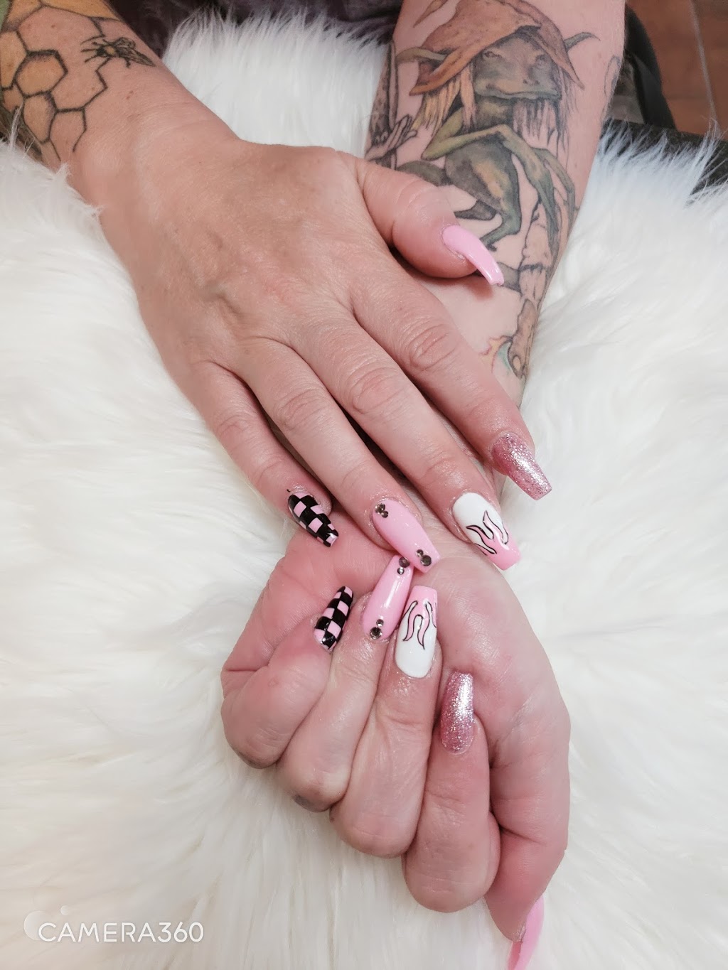 Crystal Nails Spa | 4948 52 St Unit A, Innisfail, AB T4G 1S7, Canada | Phone: (403) 392-1988