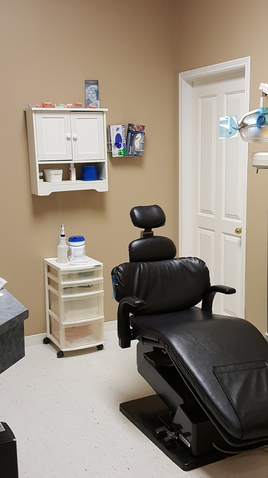 Wesley Shanks Denture Clinic | Hanmer Valley Shopping Centre - 5085 Old Hwy 69 N, Hanmer, ON P3P 1P7, Canada | Phone: (705) 969-8086