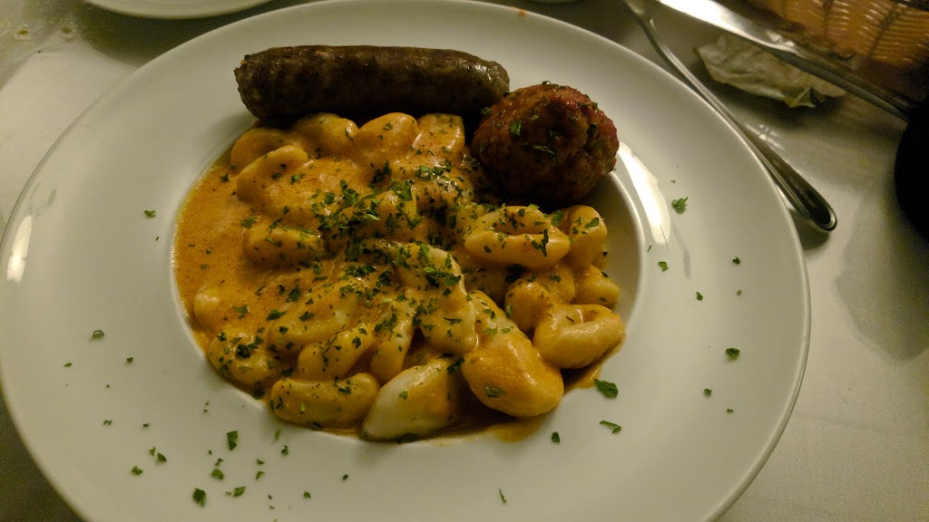Fortuna’s Restaurant & Banquets | 827 19th St, Niagara Falls, NY 14301, USA | Phone: (716) 282-2252
