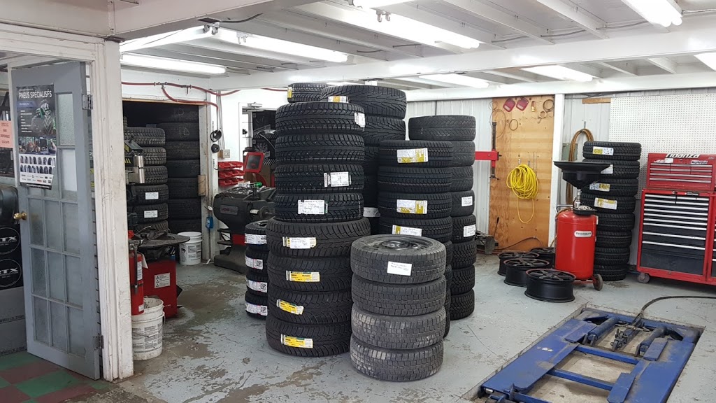 Centre du Pneu Drummond | 1200 Boulevard Saint-Joseph O, Drummondville, QC J2E 1P3, Canada | Phone: (819) 850-0562