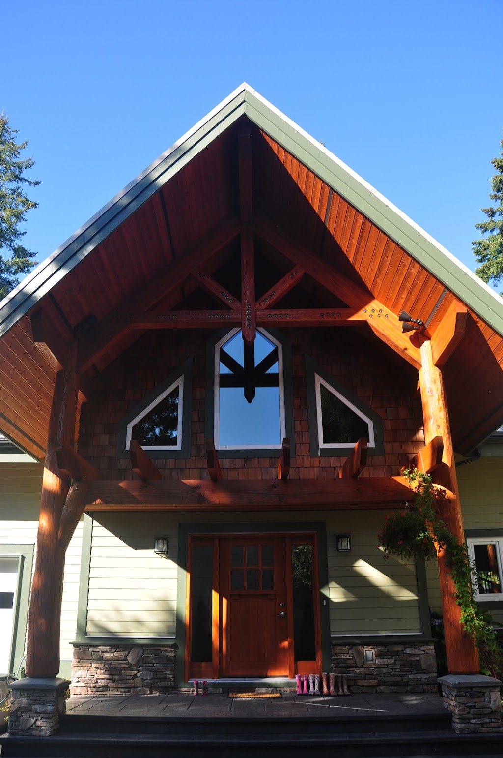 Broadway Architects (Rob Sieniuc + Associates) | Rockcliff Rd, North Vancouver, BC V7G 1X3, Canada | Phone: (604) 731-0009