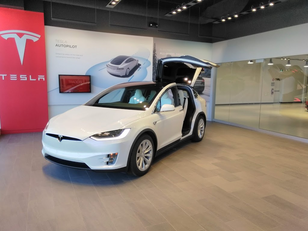 Tesla Oakville Showroom | 225 Wyecroft Rd, Oakville, ON L6K 3S3, Canada | Phone: (289) 328-1402