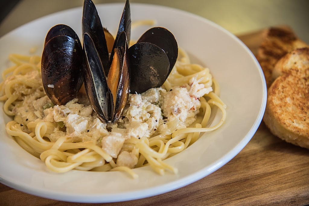 The Hills Restaurant | 443 Golf Club Rd, Hillsborough, NB E4H 2T9, Canada | Phone: (506) 734-6001
