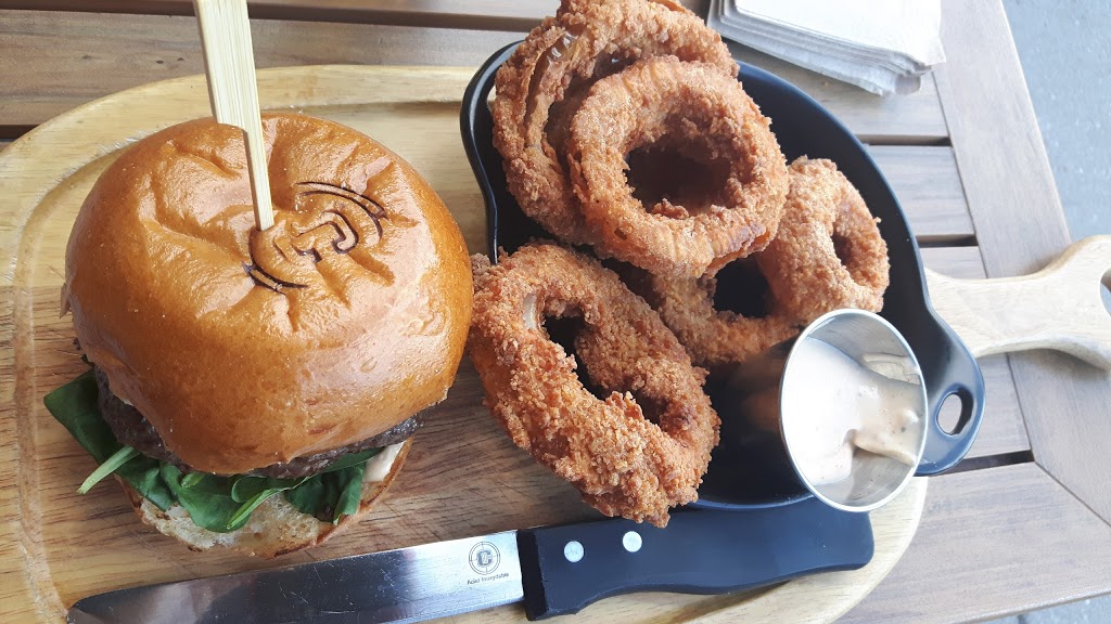 La Cage - Brasserie Sportive | 7275 Rue Sherbrooke E, Montréal, QC H1N 1E9, Canada | Phone: (514) 507-7050