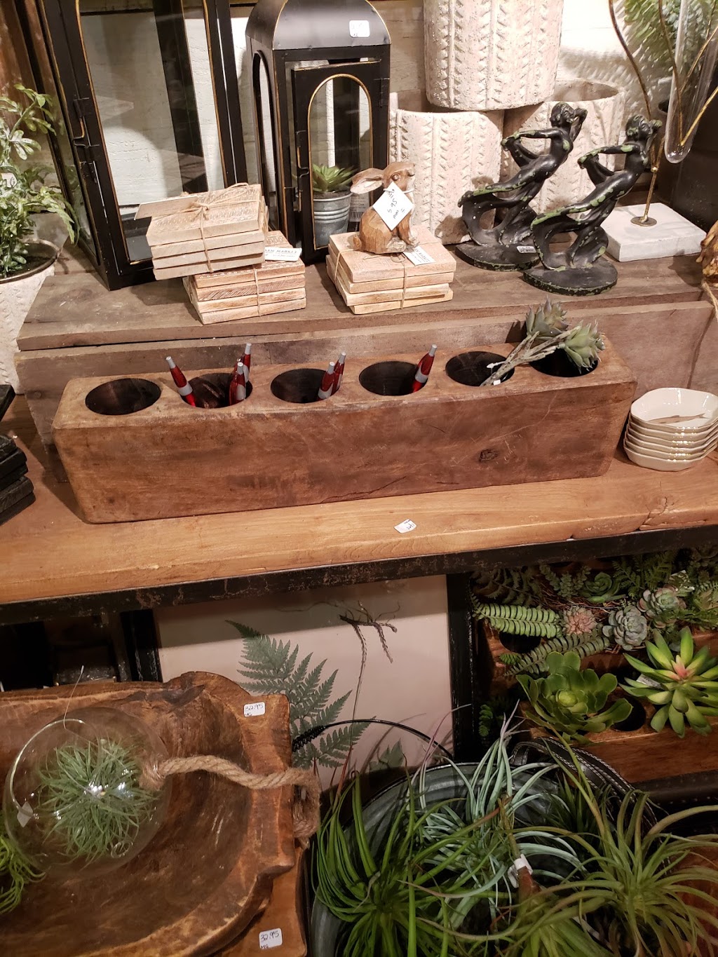 Tattered Tulip | 4090 Lake Ave, Lockport, NY 14094, USA | Phone: (716) 438-5257