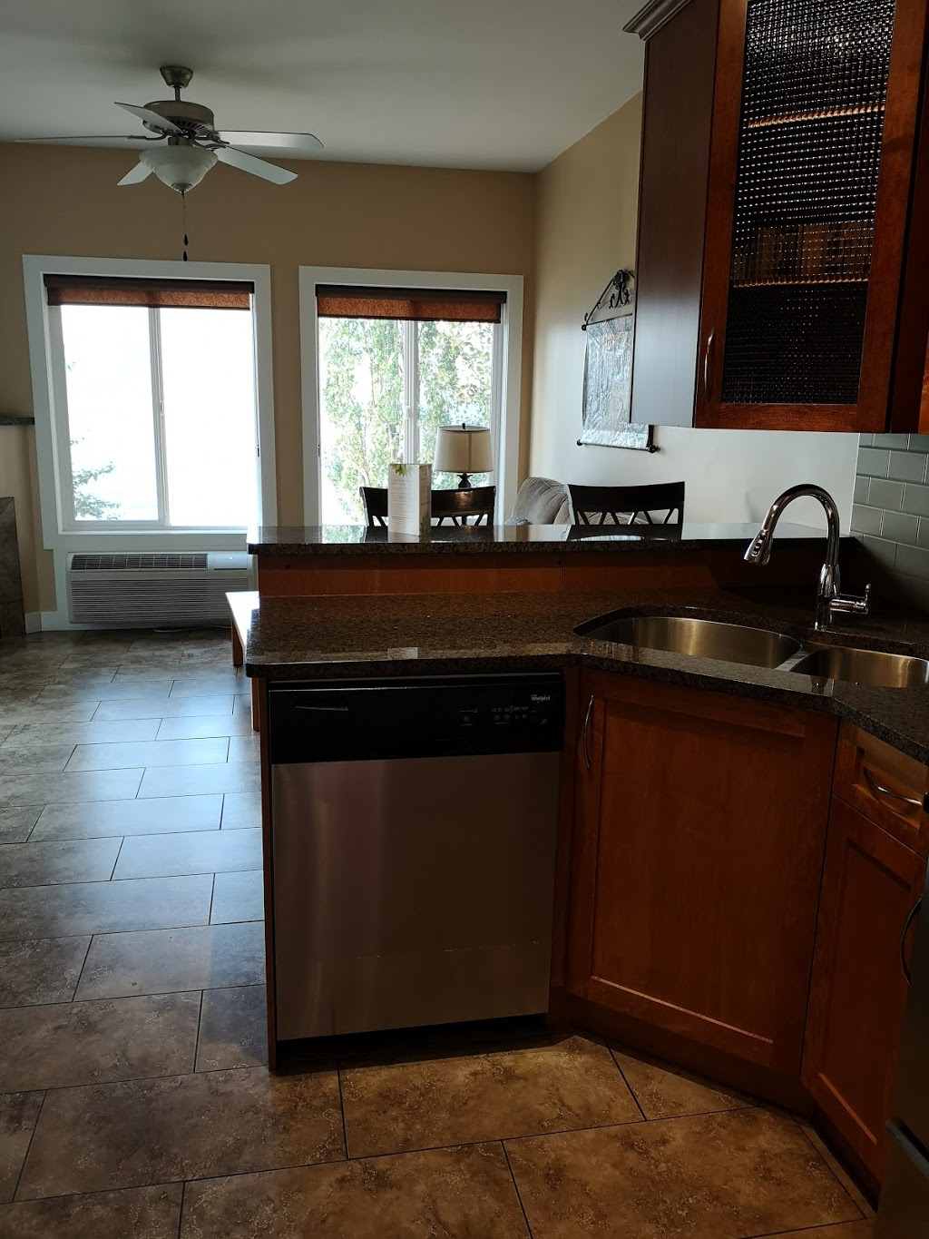 Sandy Beach Suites | 6706 Ponderosa Dr, Osoyoos, BC V0H 1V3, Canada | Phone: (250) 495-6931
