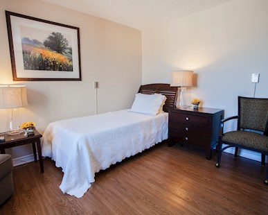 The Edinburgh | 10 Vaughan St, Ottawa, ON K1M 2H6, Canada | Phone: (613) 747-2233