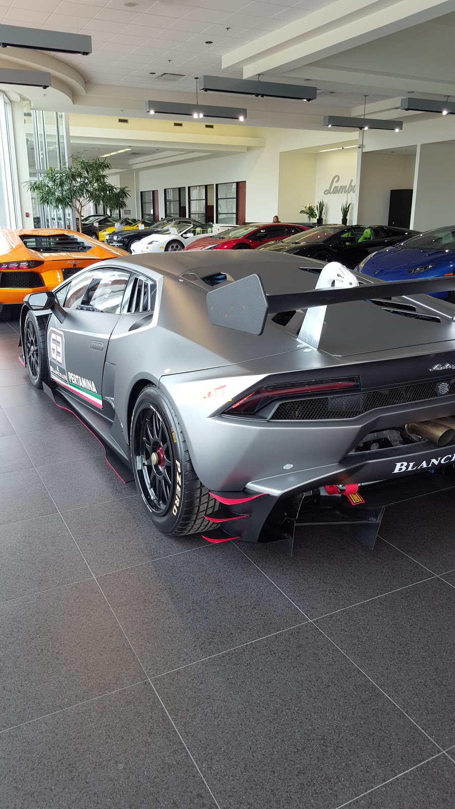 John Scotti Luxury Prestige | 16710 Route Transcanadienne, Kirkland, QC H9H 4M7, Canada | Phone: (514) 735-0555