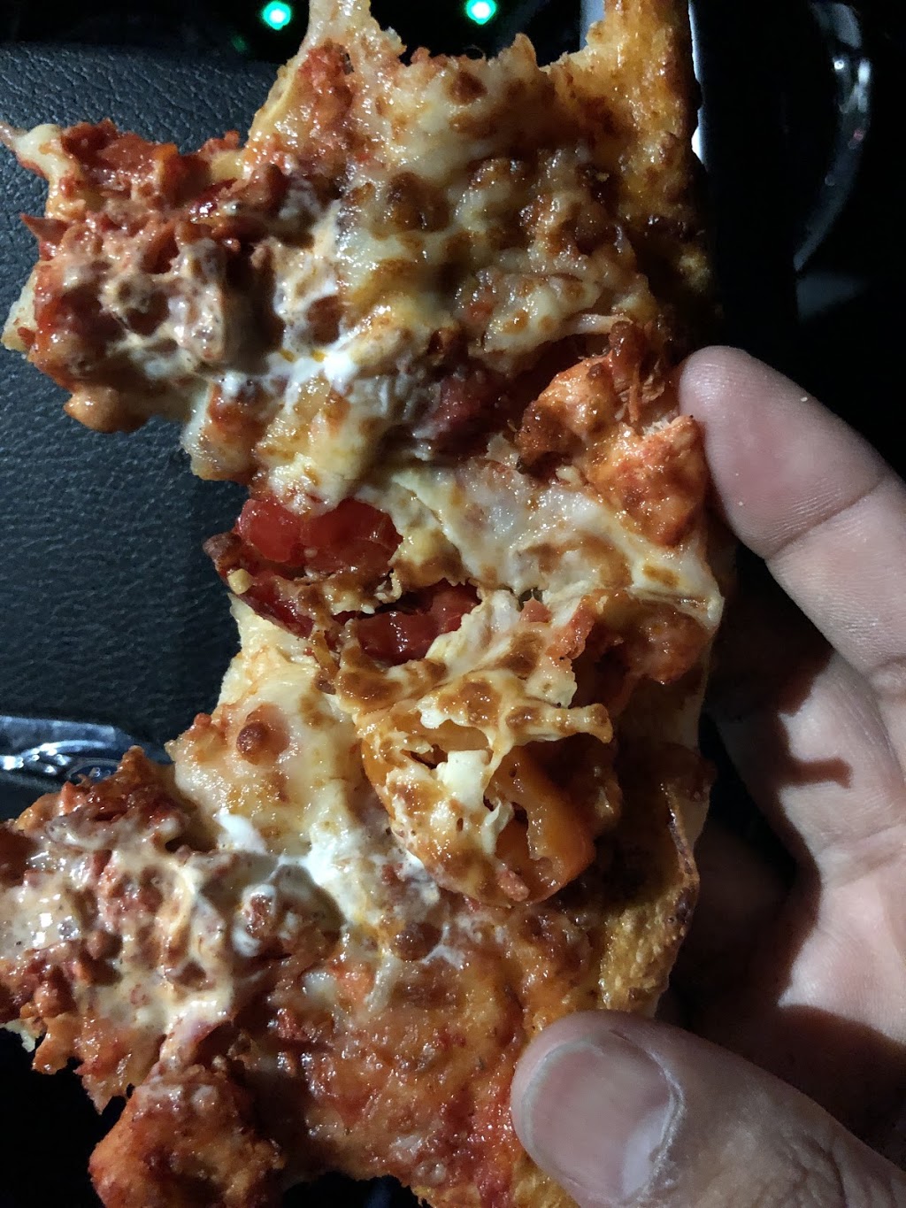 Pizza Hot Pizza | 3899 Trelawny Circle, Mississauga, ON L5N 6S3, Canada | Phone: (905) 826-4477