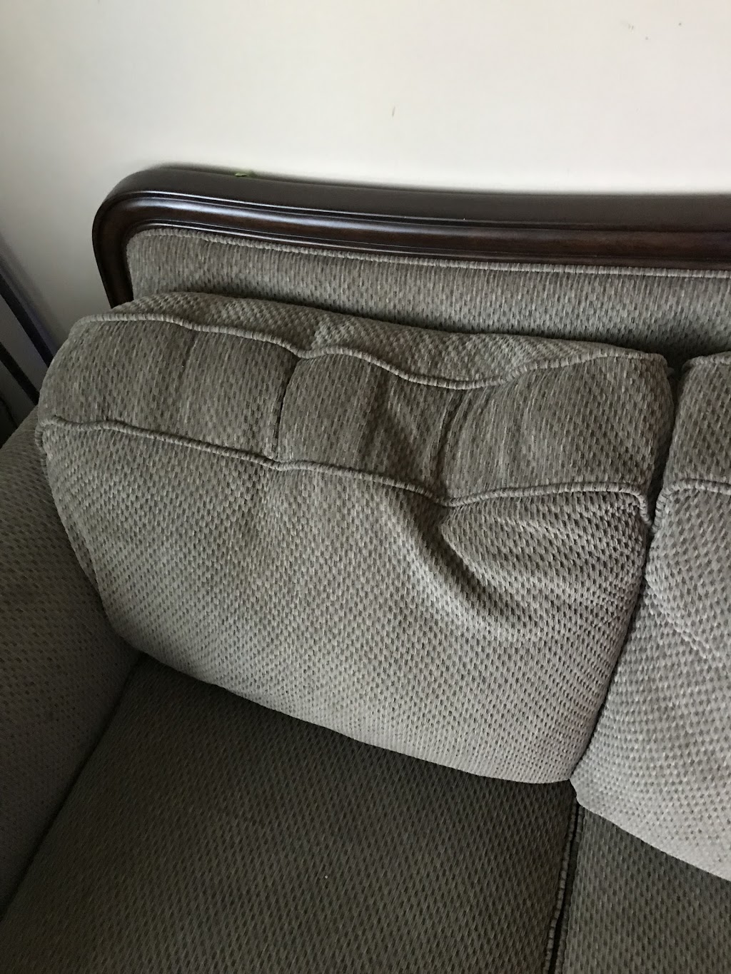JR Furniture | 13486 76 Ave, Surrey, BC V3W 7P8, Canada | Phone: (604) 591-8813