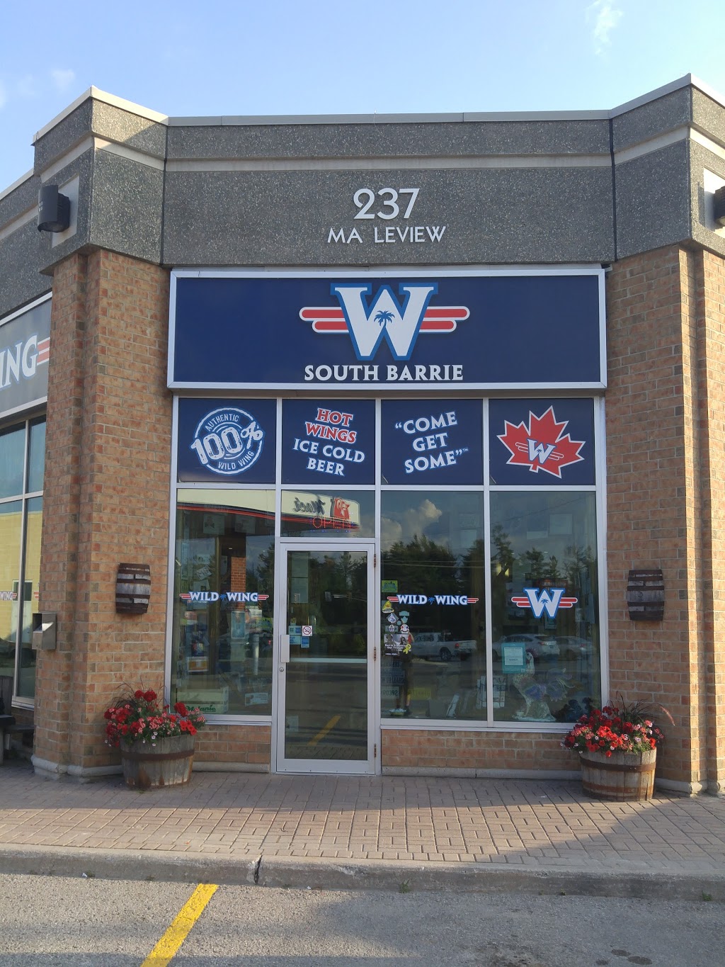 Wild Wing | 237 Mapleview Dr E, Barrie, ON L4N 0W5, Canada | Phone: (705) 722-6090