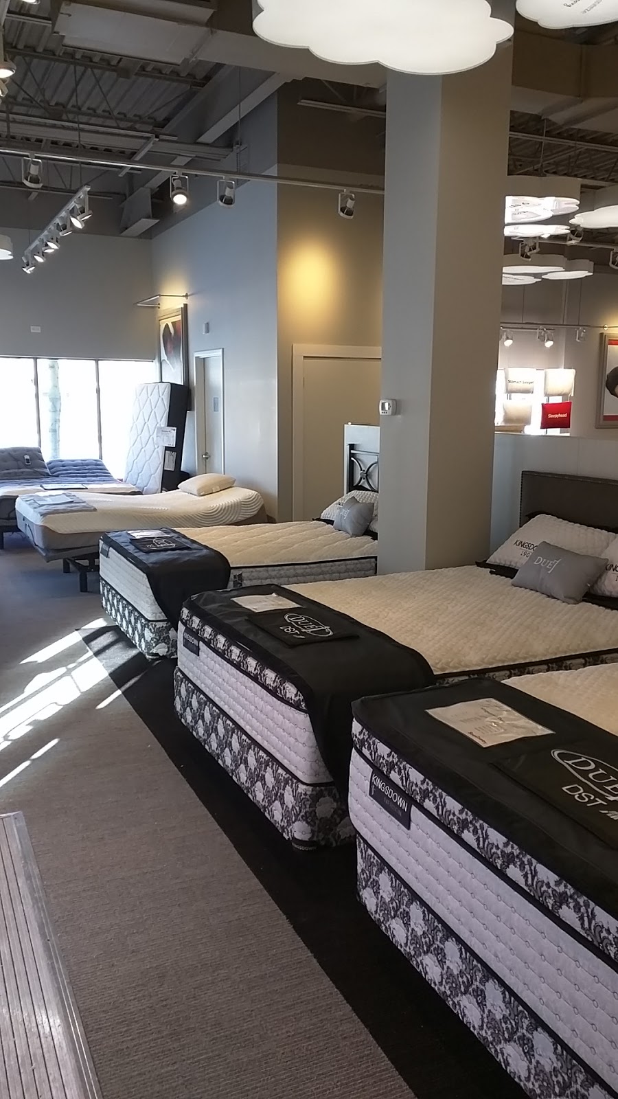 Sleep Country | 1680 Lakeshore Rd W, Mississauga, ON L5J 1J5, Canada | Phone: (289) 373-3063