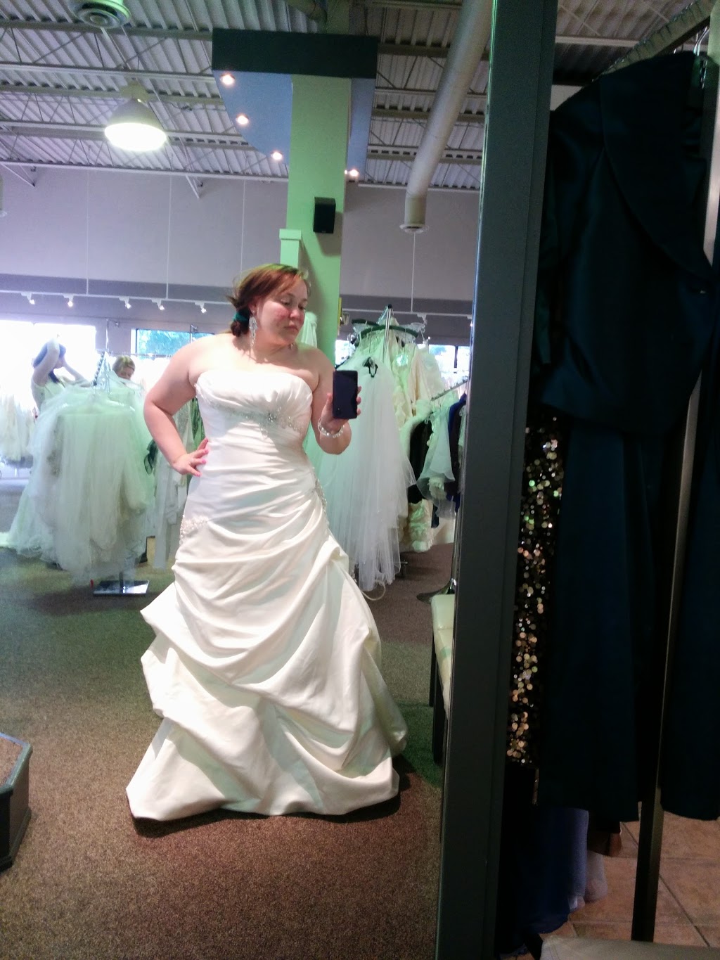 Sophies Gown Shoppe | 1780 King St E, Kitchener, ON N2G 2P1, Canada | Phone: (519) 745-8545