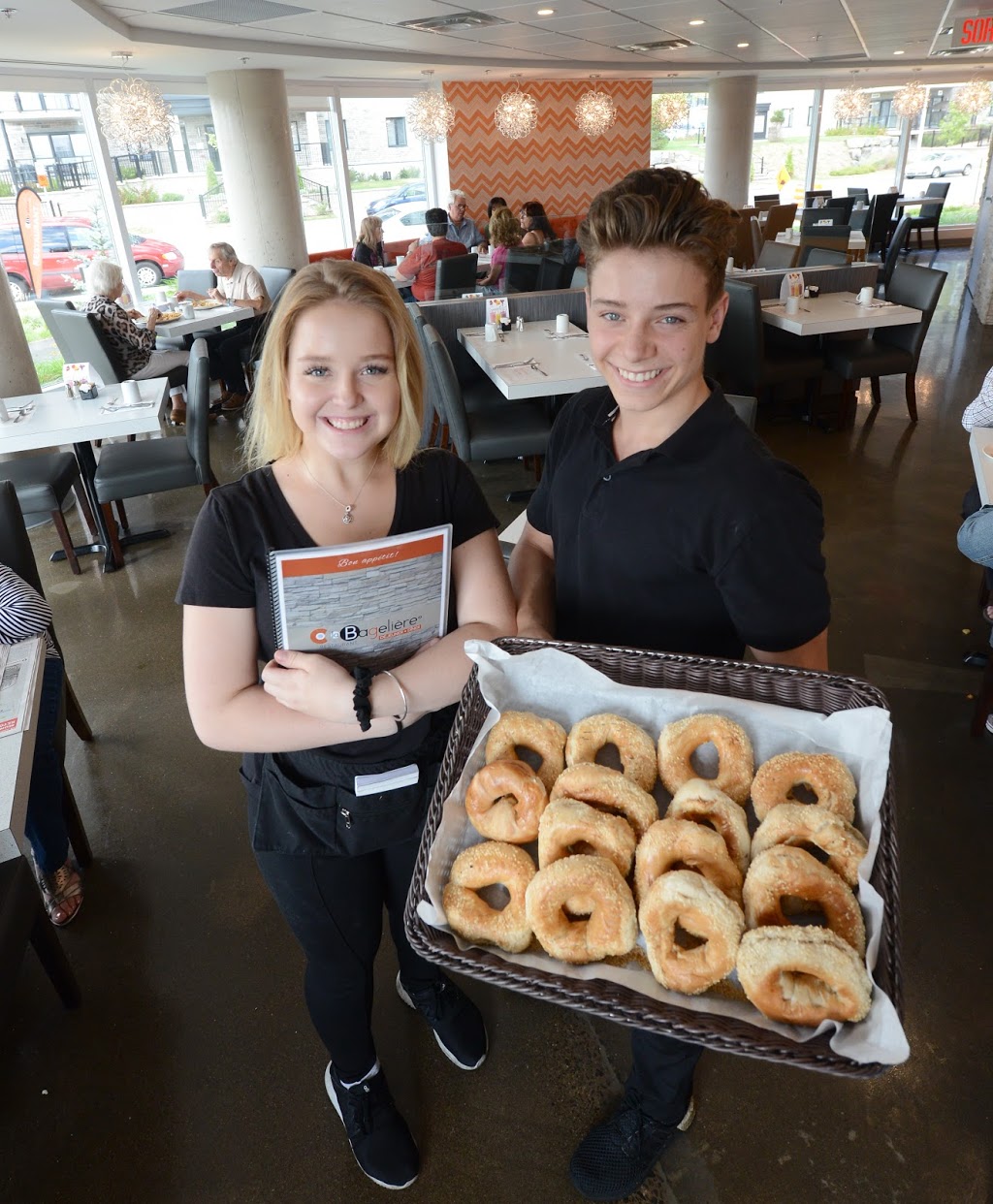 la bageliere 2 | 61 54e Avenue East, Blainville, QC J7C 0P3, Canada | Phone: (450) 951-9688