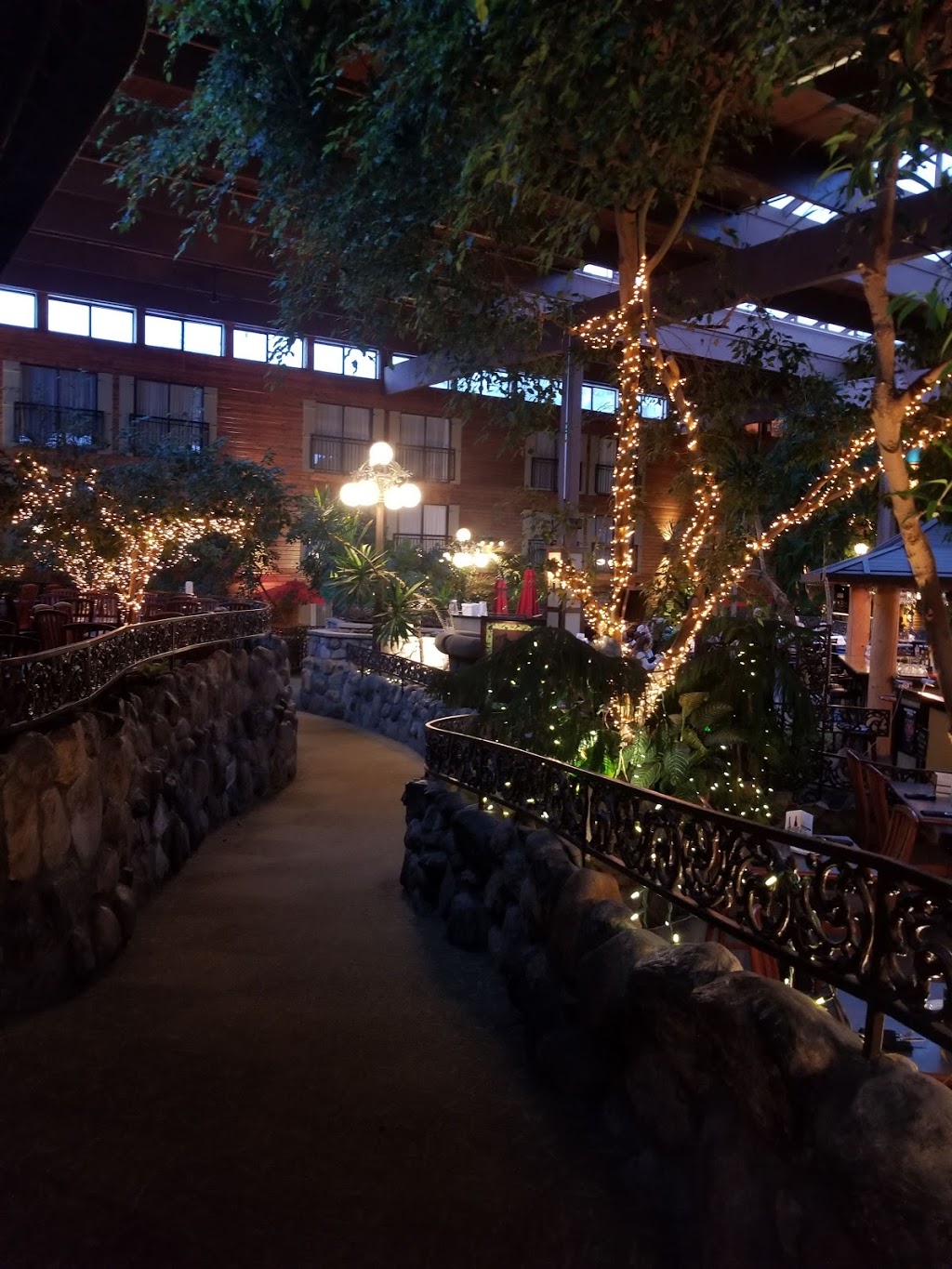 Vernon Lodge and Conference Centre | 3914 32 St, Vernon, BC V1T 5P1, Canada | Phone: (800) 663-4422